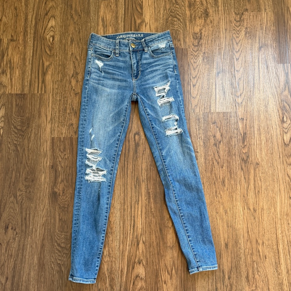 American Eagle Outfitters Women's Light Blue Ripped Skinny Jeans